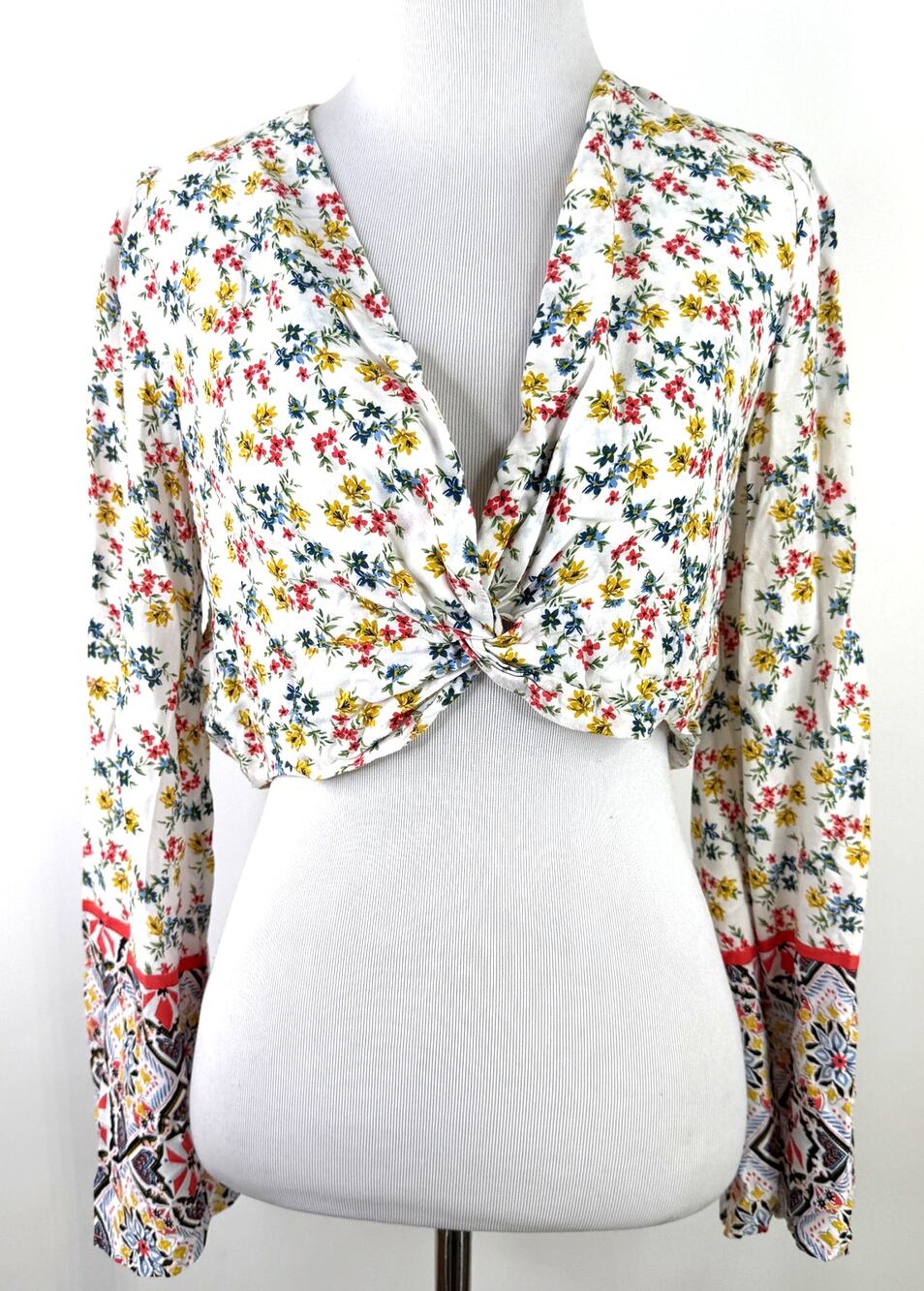 Lost + Wander Women's Floral Twist Crop Bell Sleeve Blouse Shirt Size Small